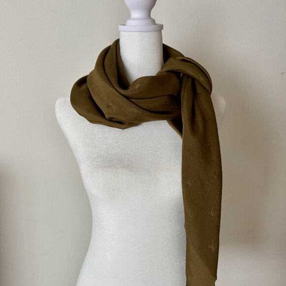 [SOLD] Authentic Louis Vuitton Silk Scarf - Picture 7 of 13